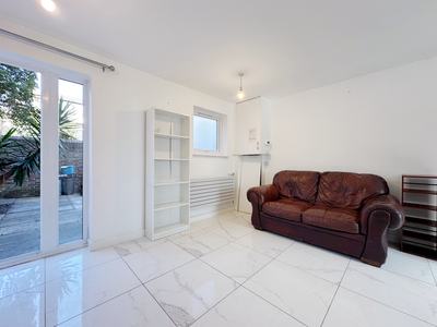 Barnfield Place